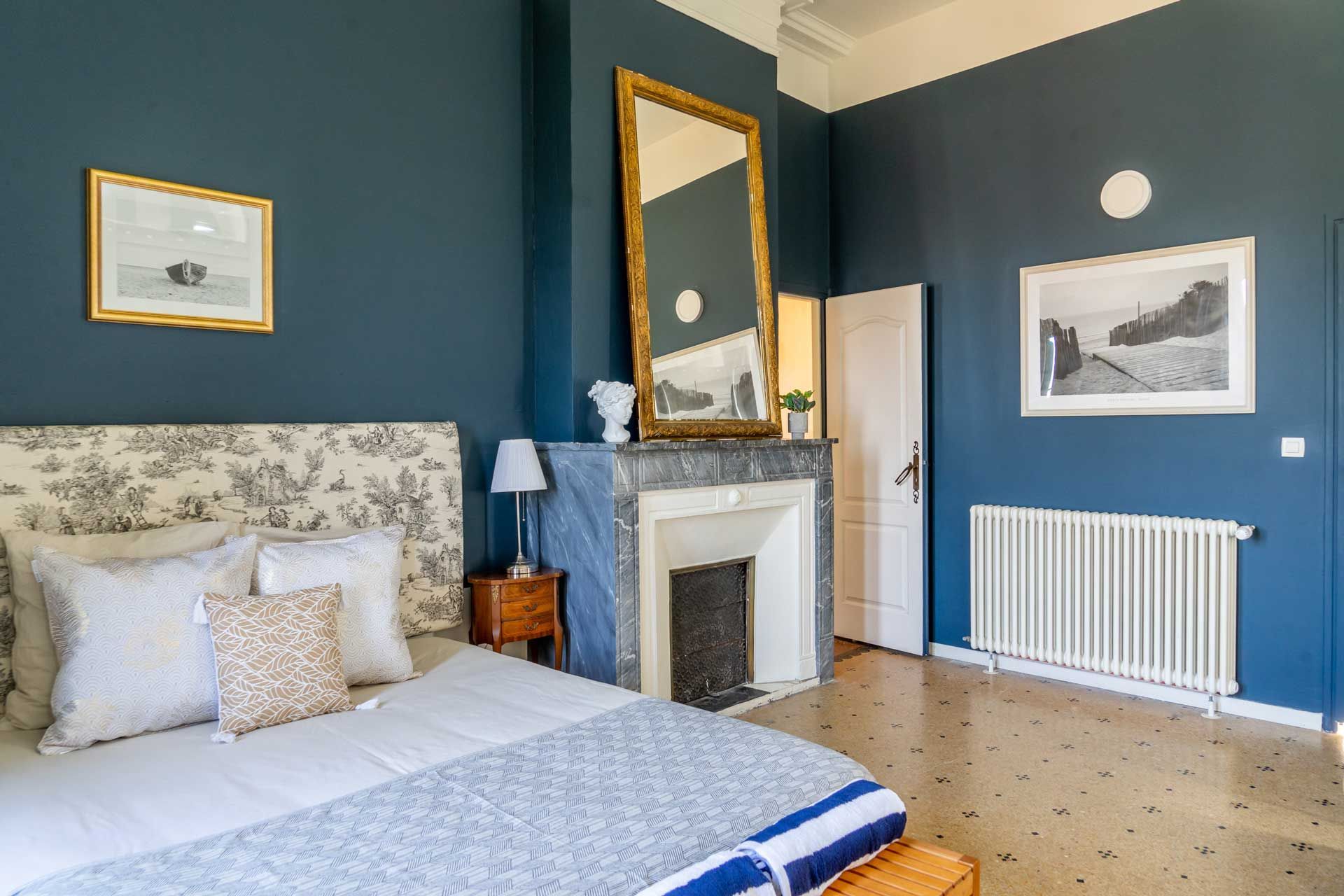 Pierrot Bed at Couvent des Ursulines