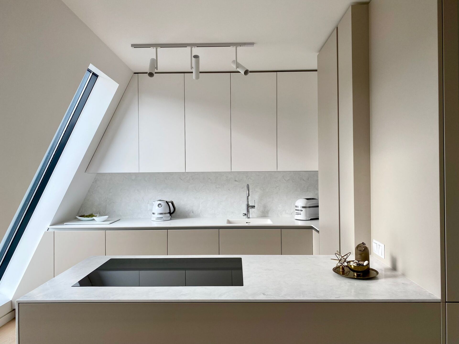 Virtuves virsmas no mākslīgā akmens 30