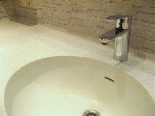 SIA ACRULAT Vannas istabas virsmas no mākslīgā akmens 7