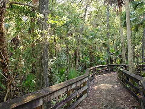 Seminole Inn and Suites Hotel in Indiantown Florida