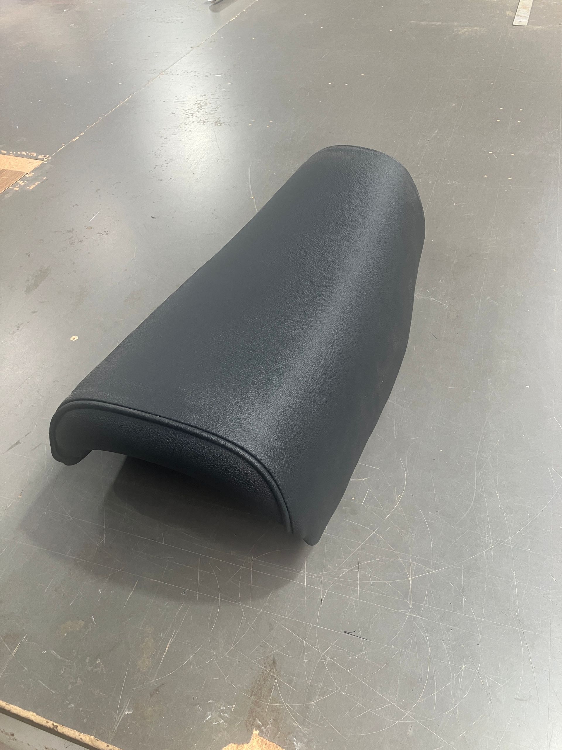 Bike seat cover in black vinyl