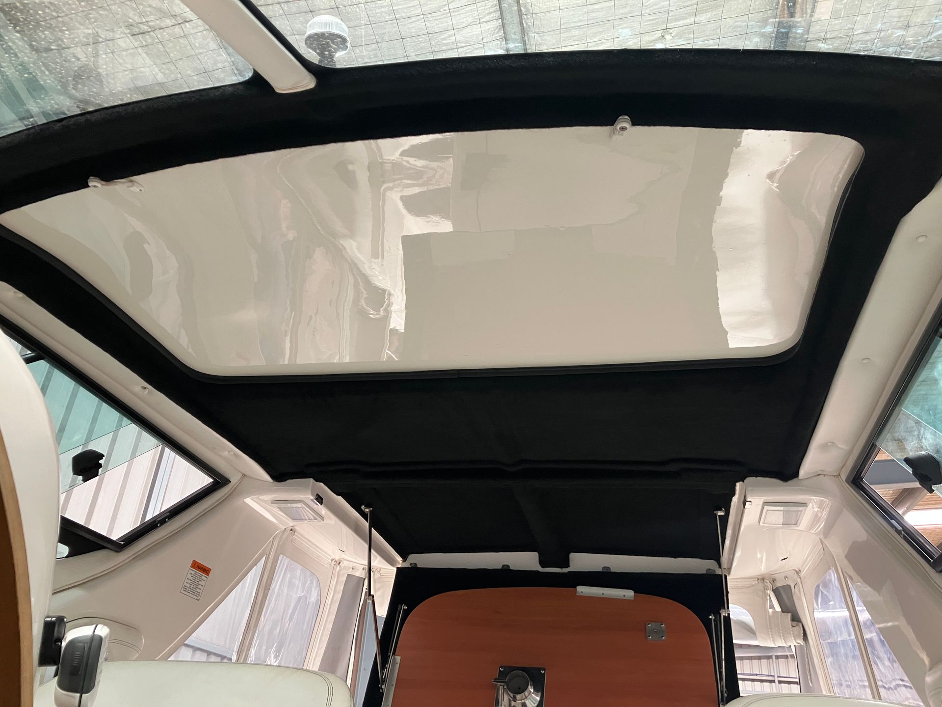 Whittley 2800 carpet cabin ceiling