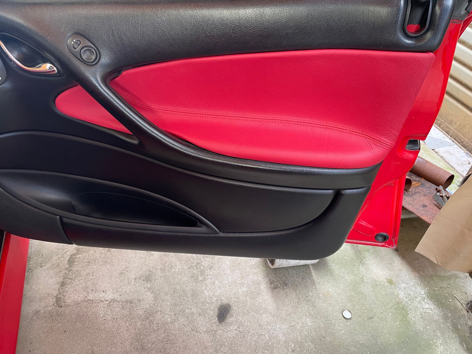 2003 Commodore SS VY red and black door trim