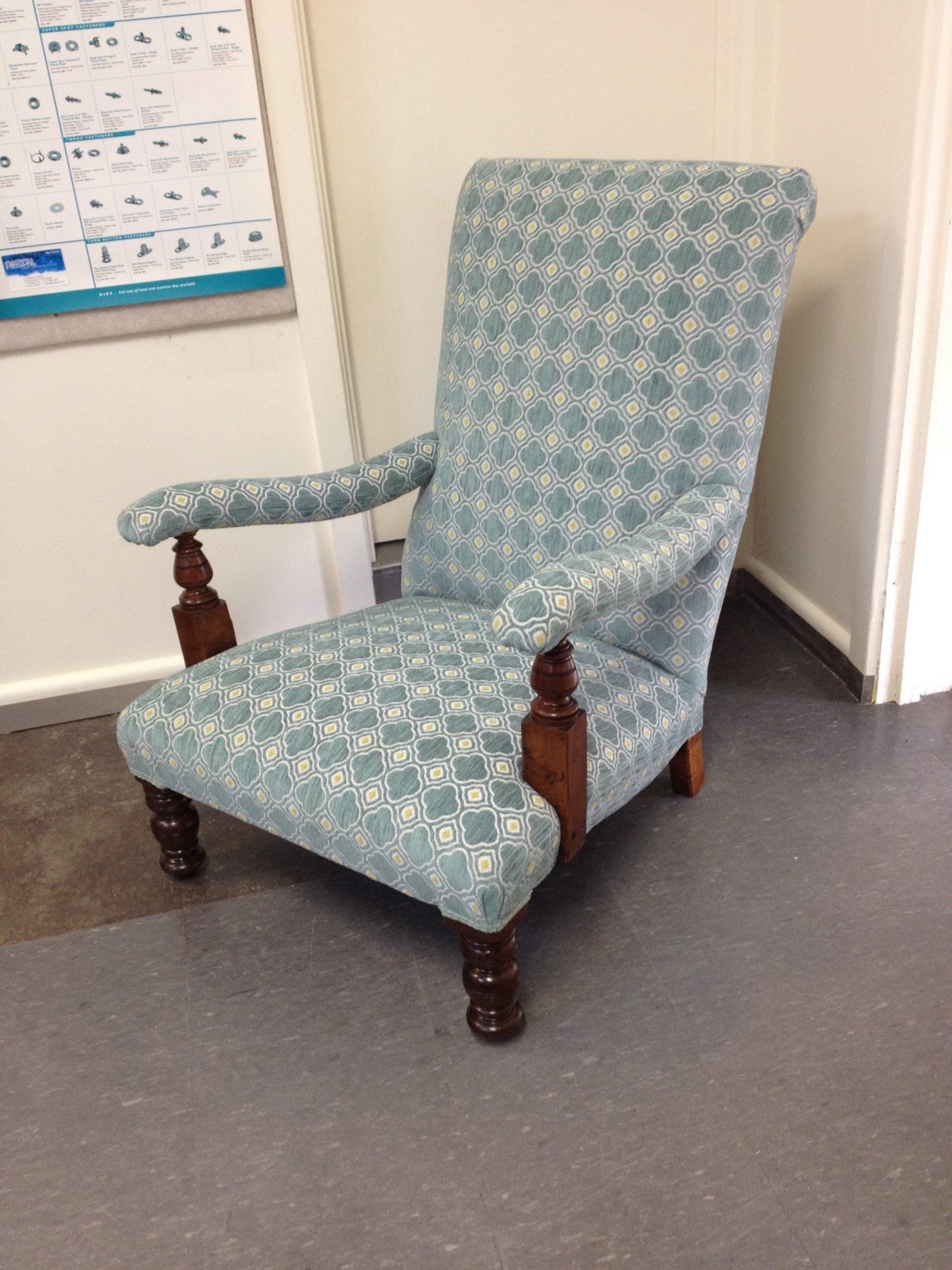 Antique blue cloth lounge chair