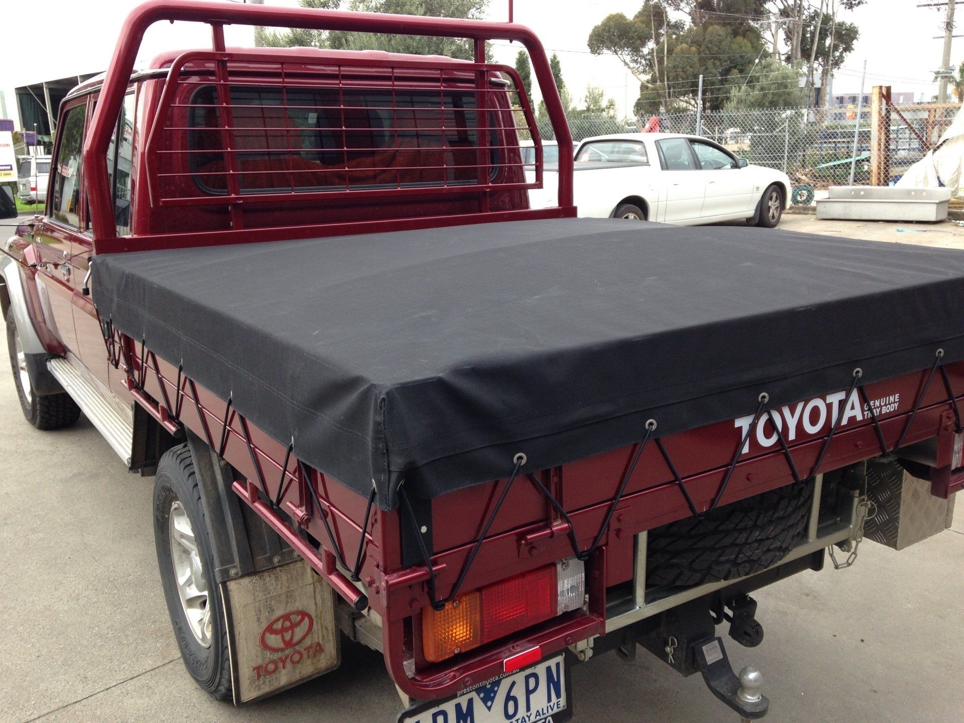Canvas tarp on Landcruiser ute