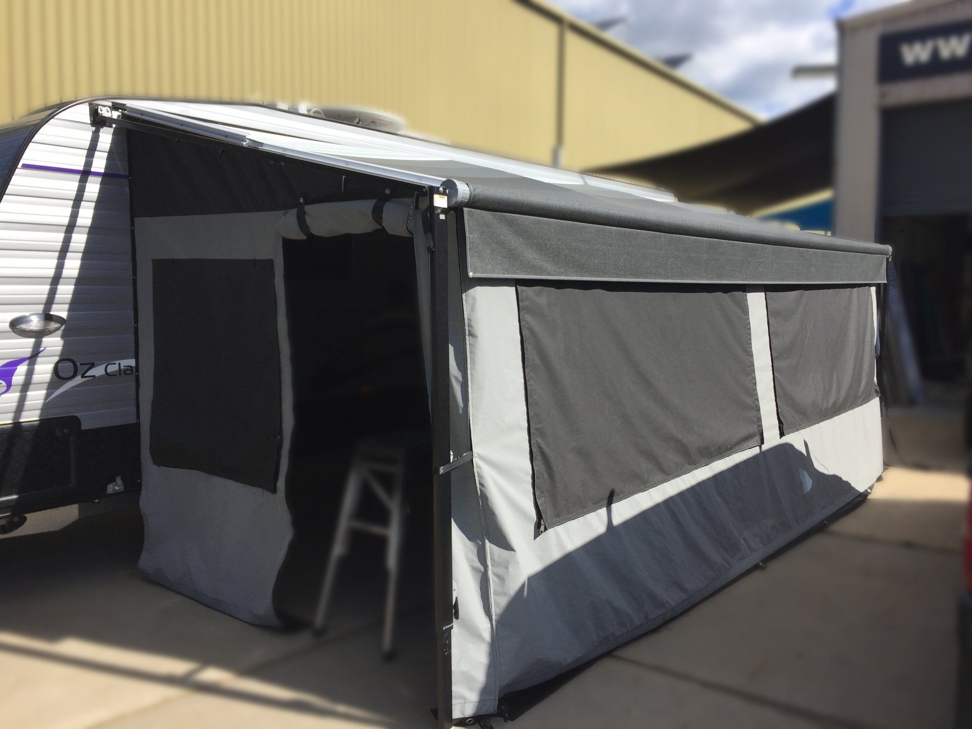 Canvas walls on caravan roll out awning