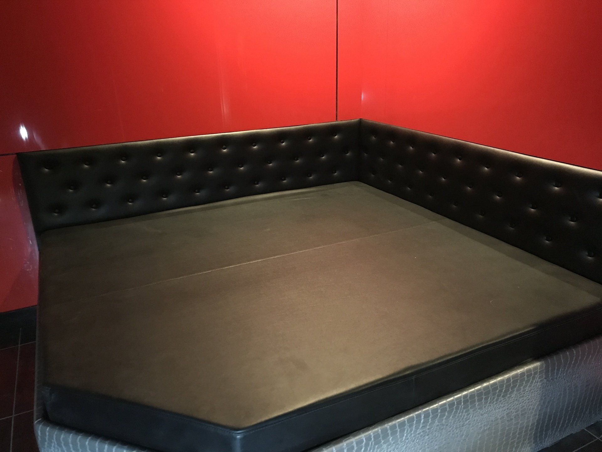 Club entertainment lounge