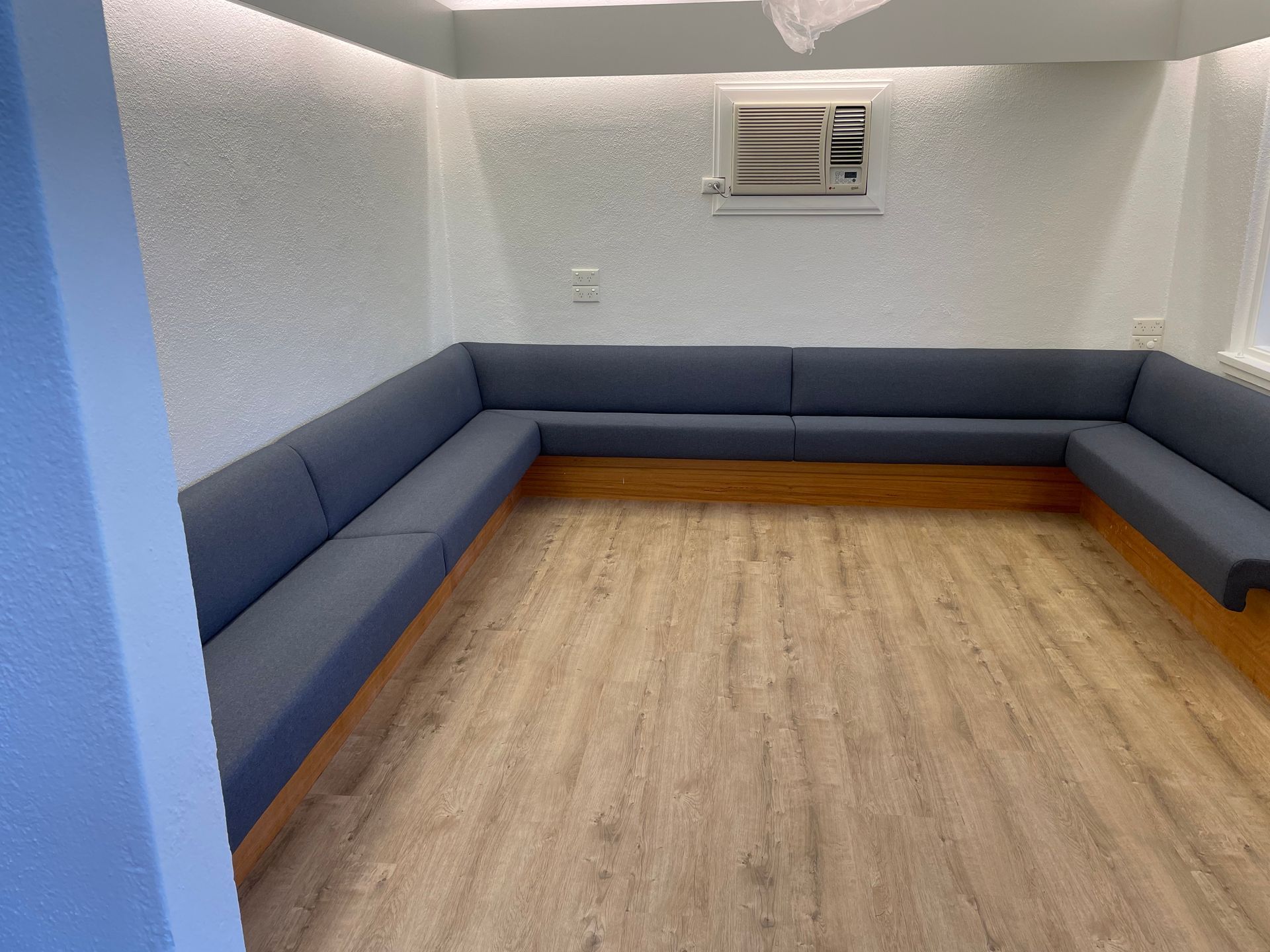 Dental on Lawrence waiting room seating