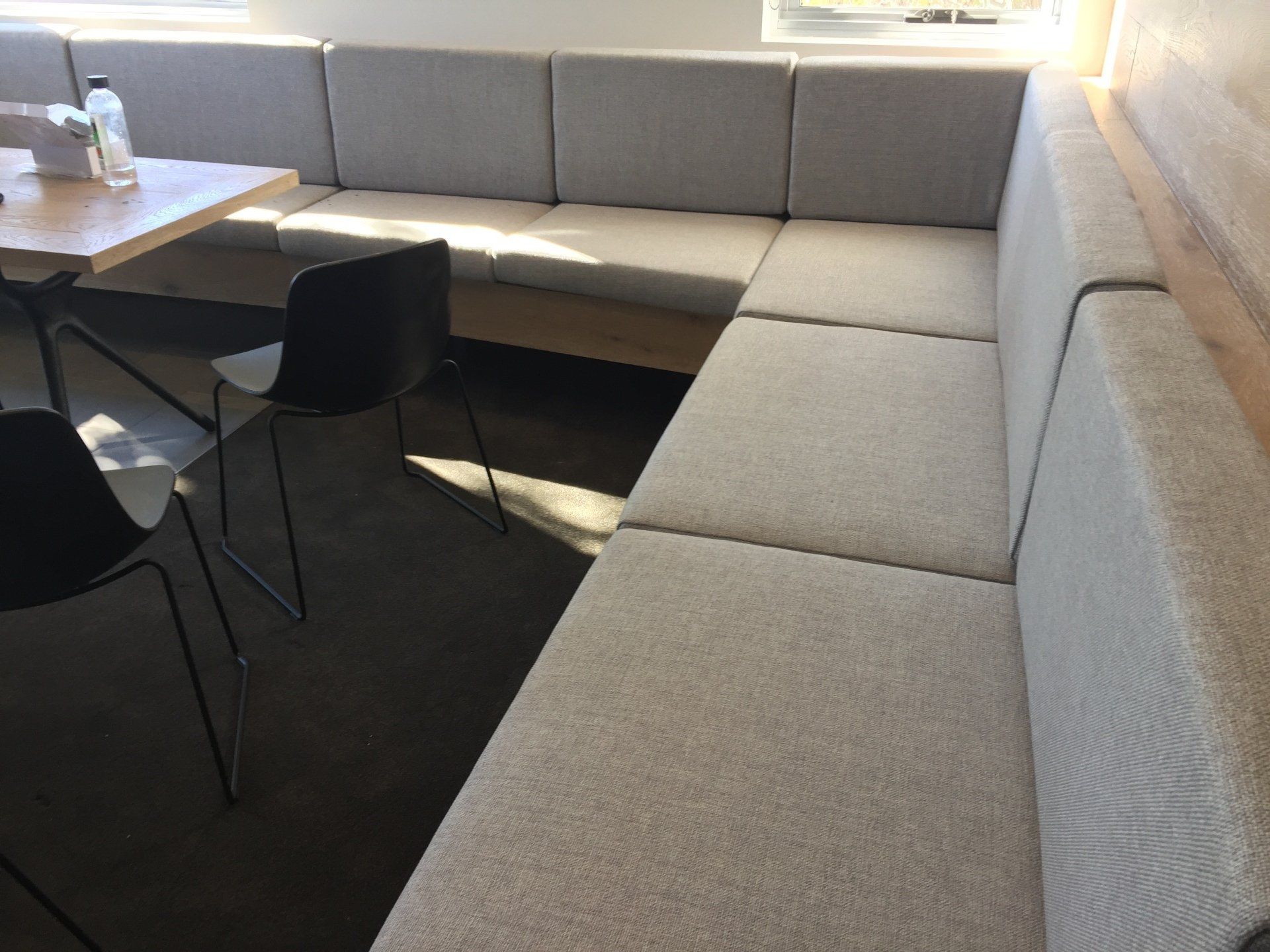 Elk Ski Lodge apartment seating