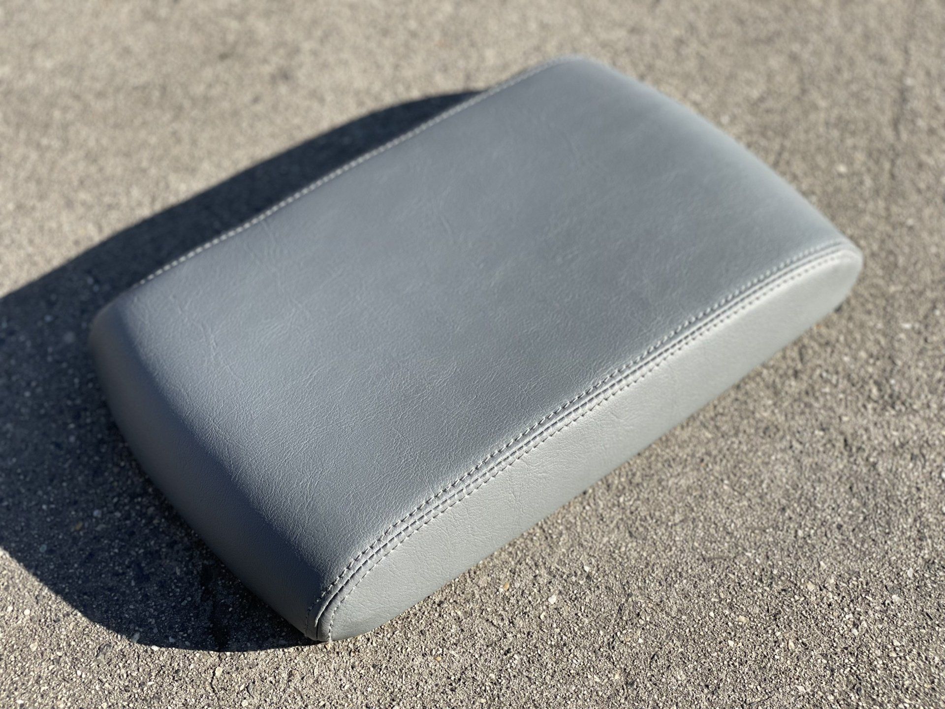 Falcon XH ute centre console lid