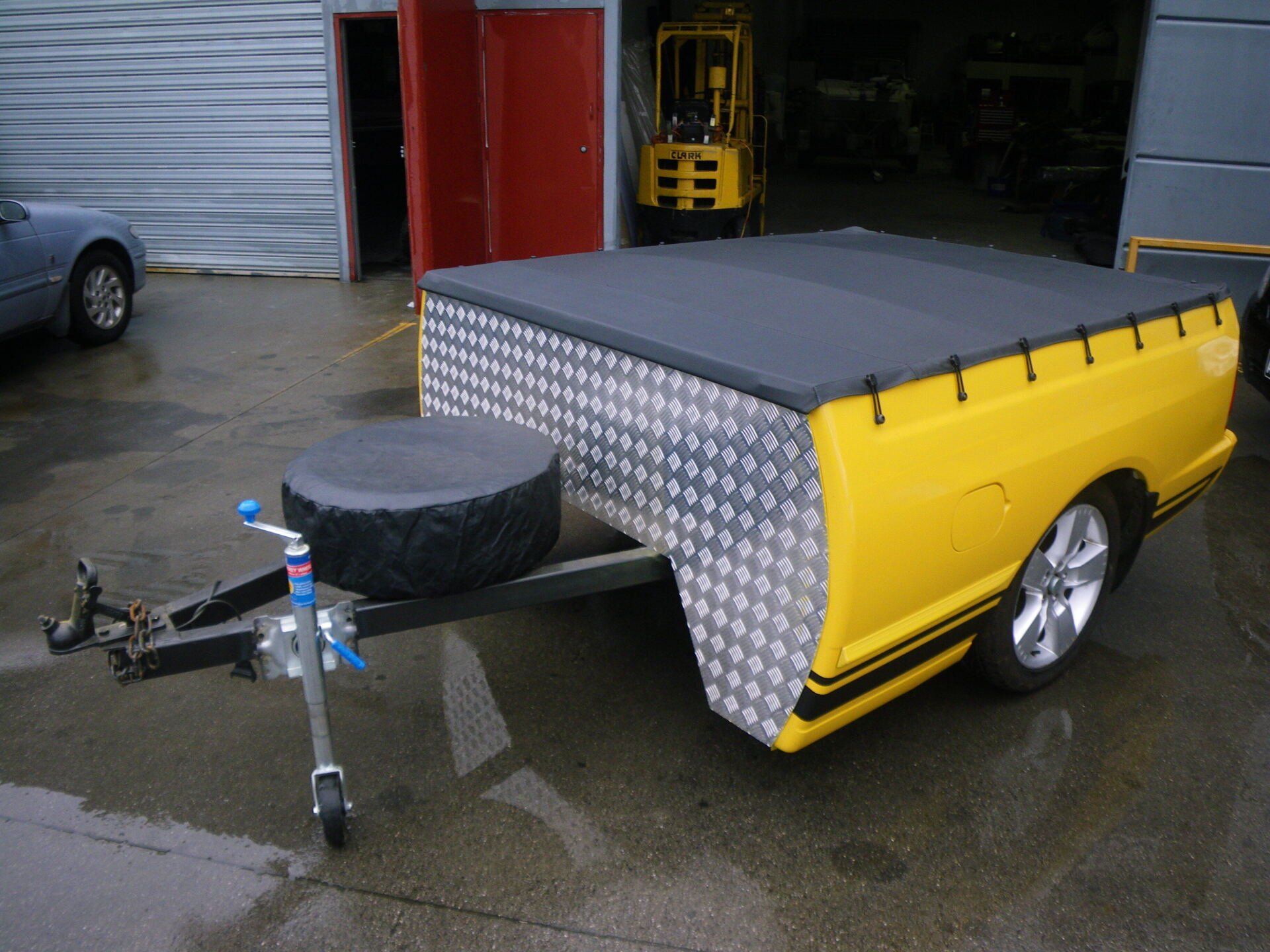 Falcon XR6 ute body trailer with tonneau