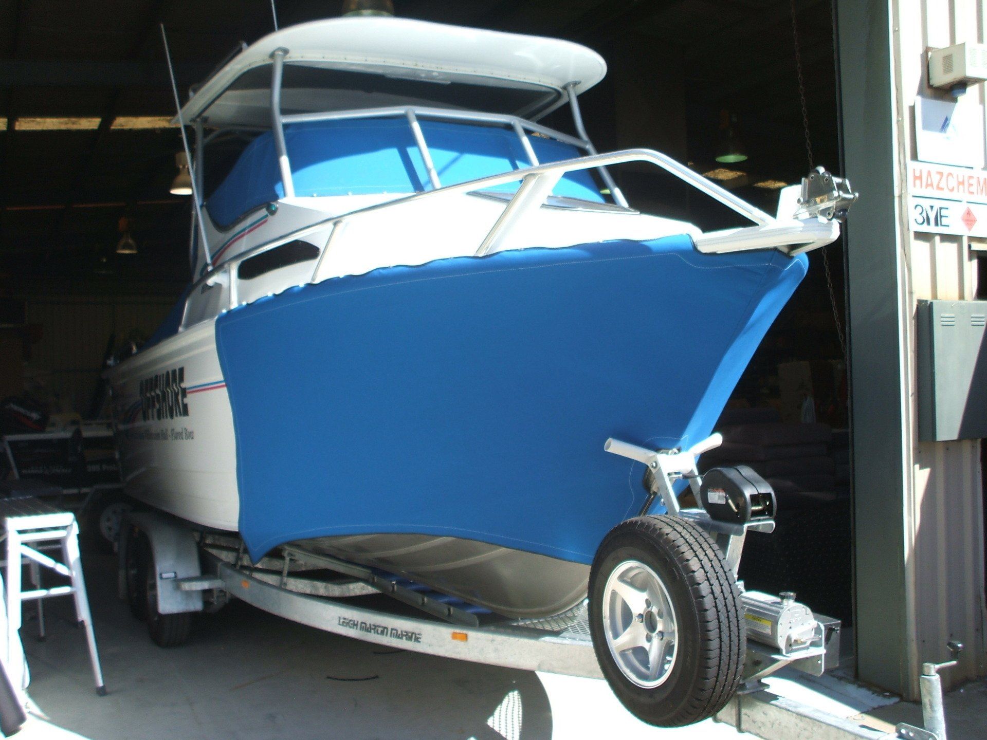 Fishing Boat with Travel Cover and Front Bra