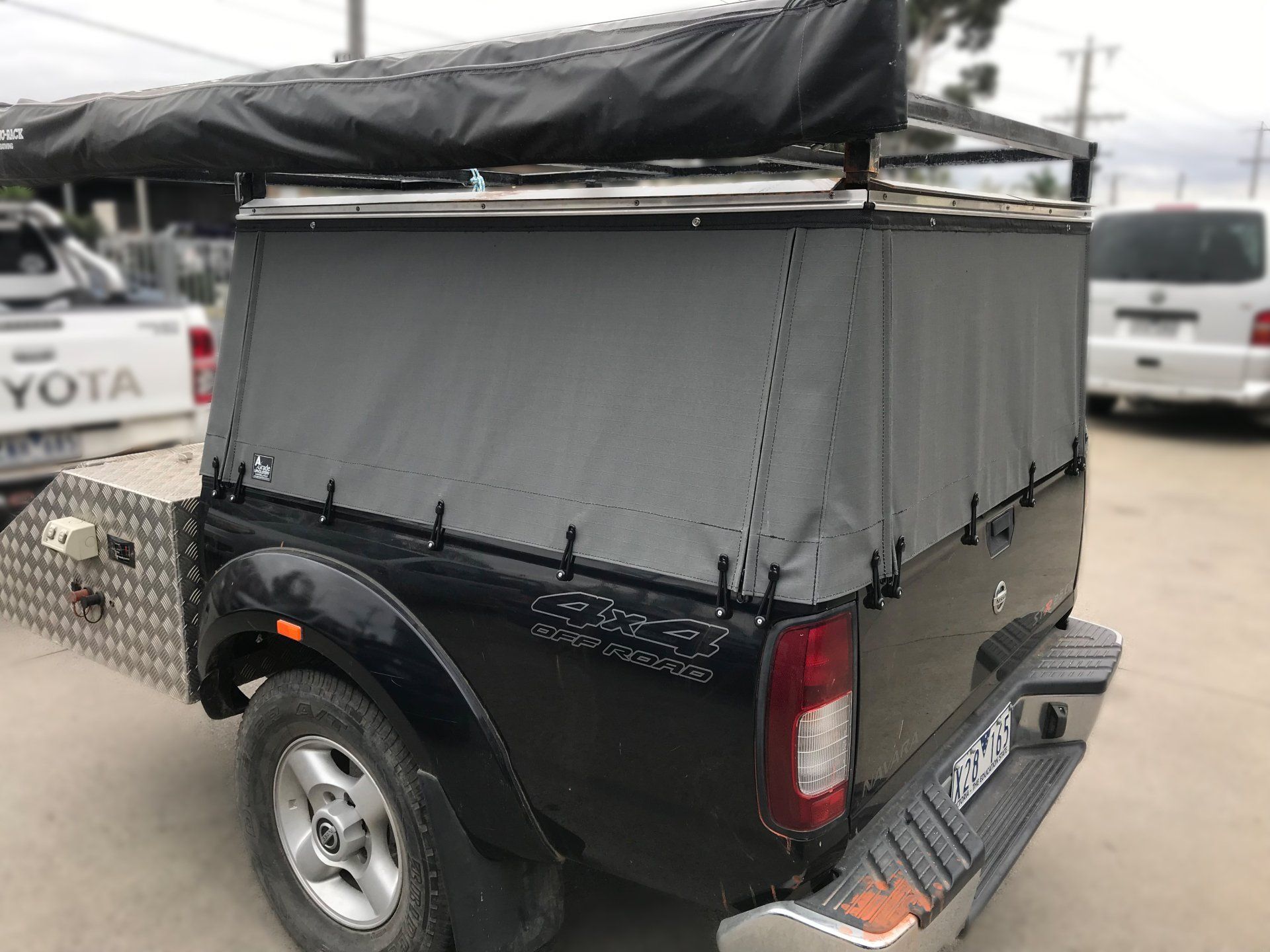 Four canvas sides for tub trailer