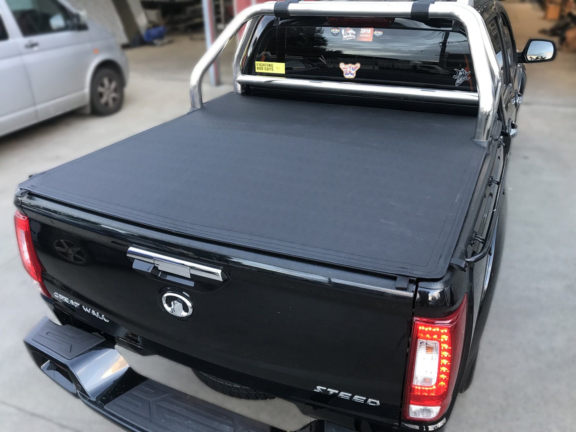 Great Wall Steed Slikfit tonneau with sports bars