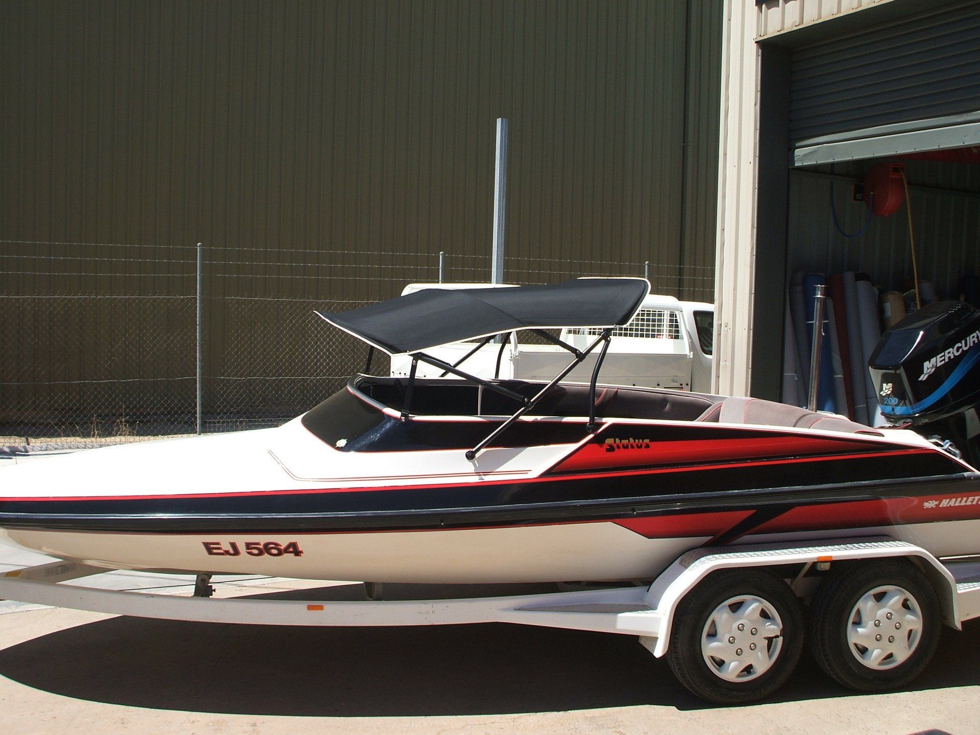 Hallet Status Ski Boat with Bimini