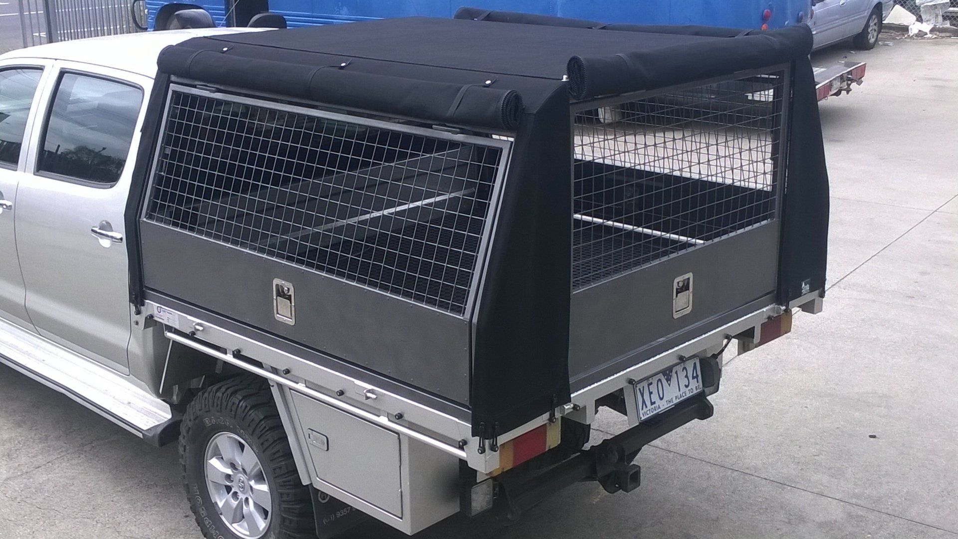 Lockable cage for ute and canvas cover