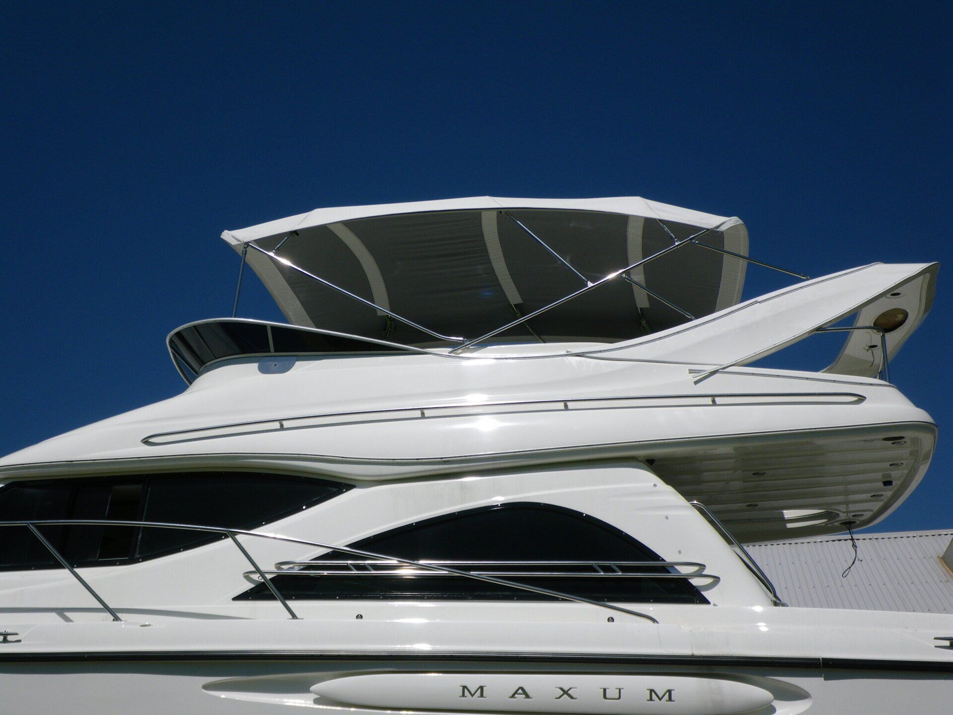 Maxum 46 Fly Bridge Bimini