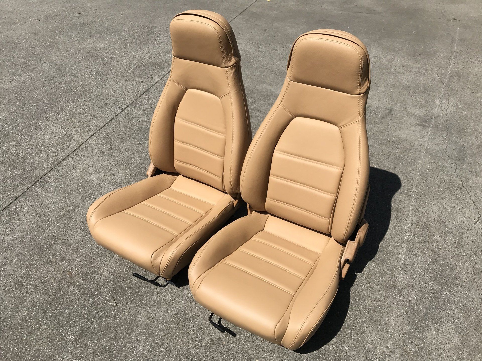 Mazda MX5 tan leather seat