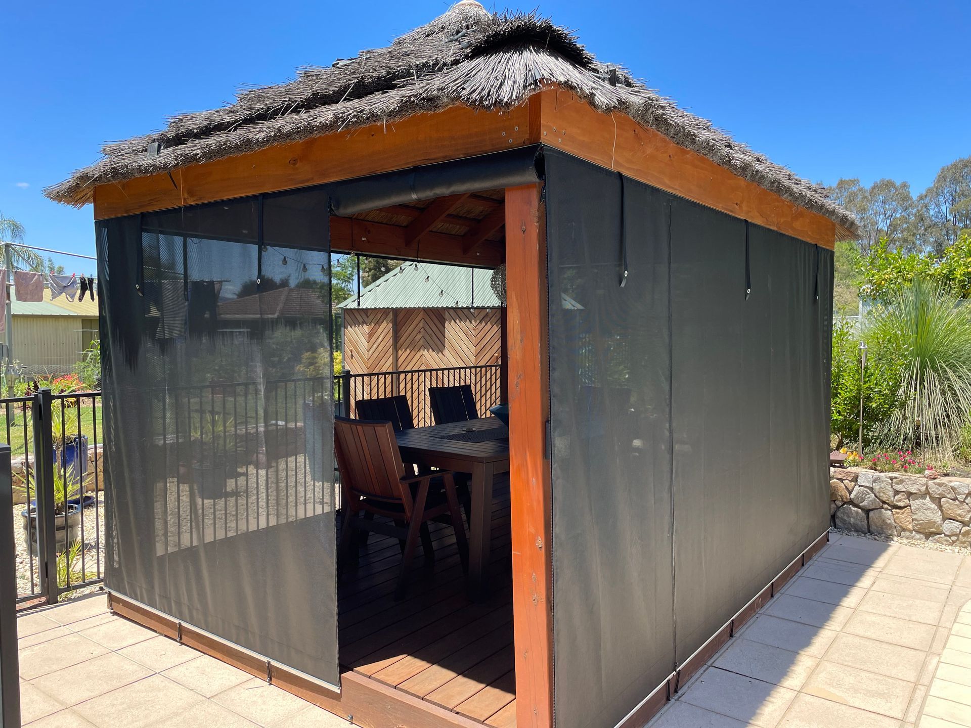 Outdoor cabana side screening