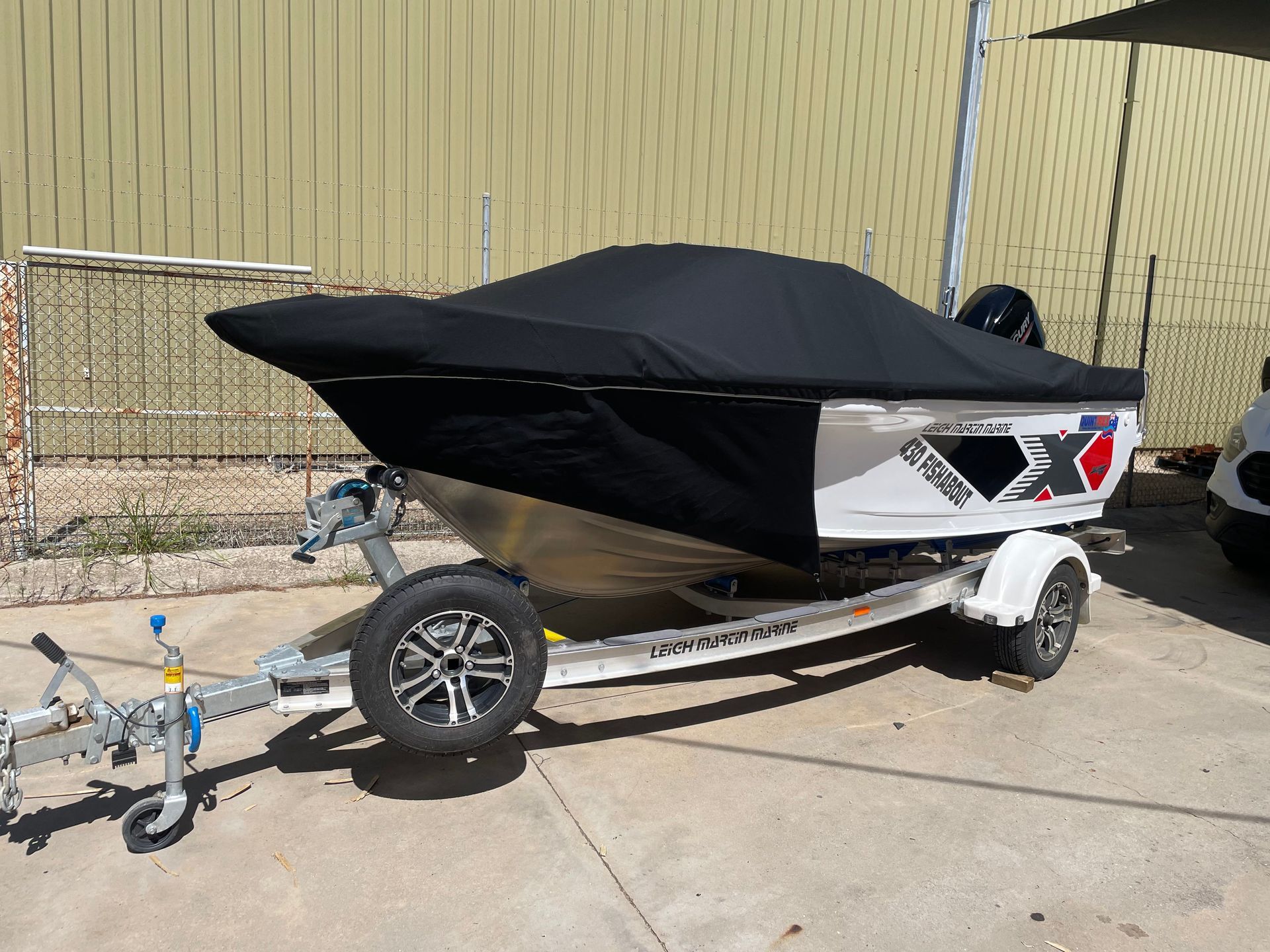 Quintrex 430 Fishabout marine cover with stone protection