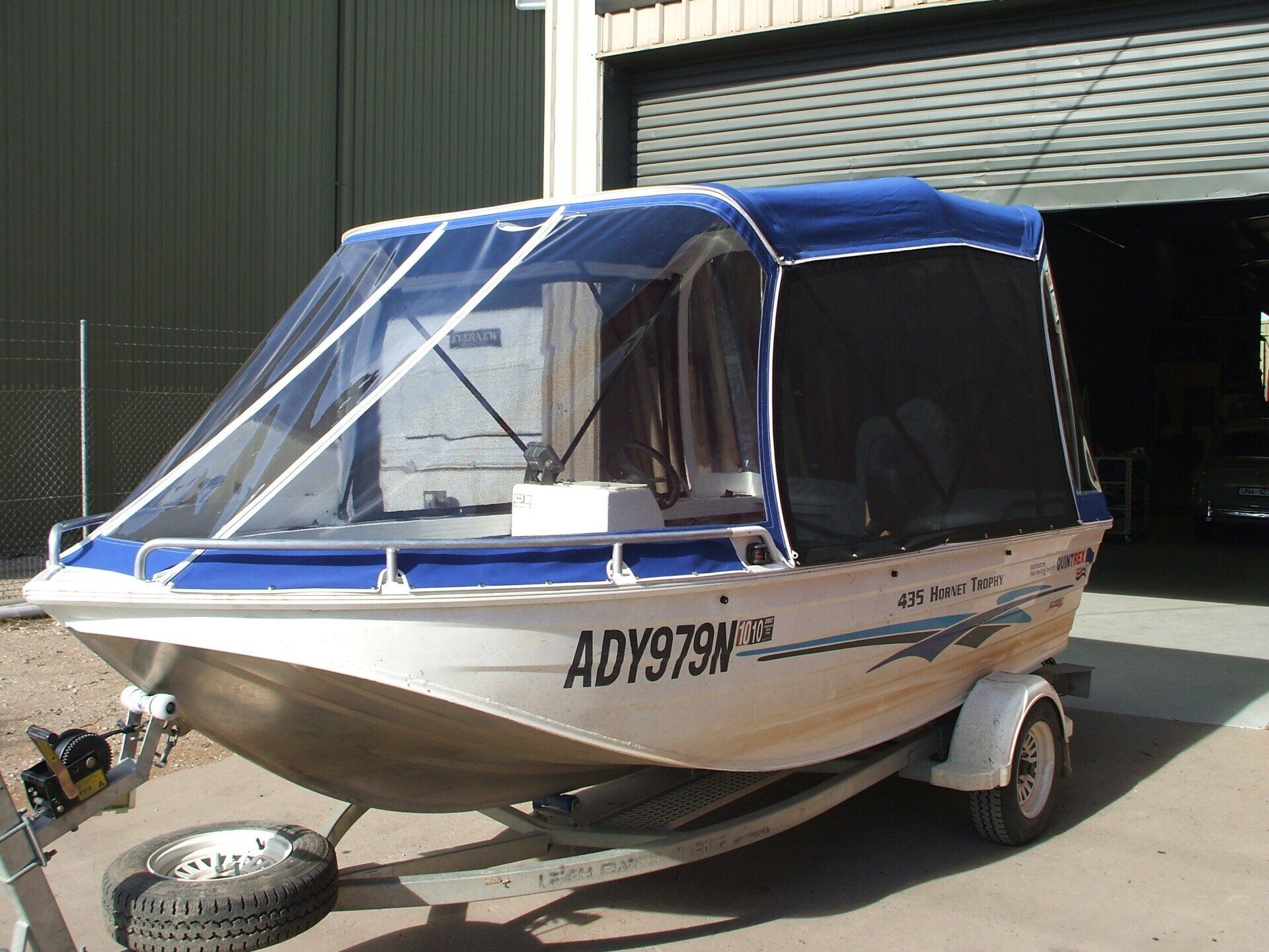 Quintrex 435 Hornet Fully Enclosed