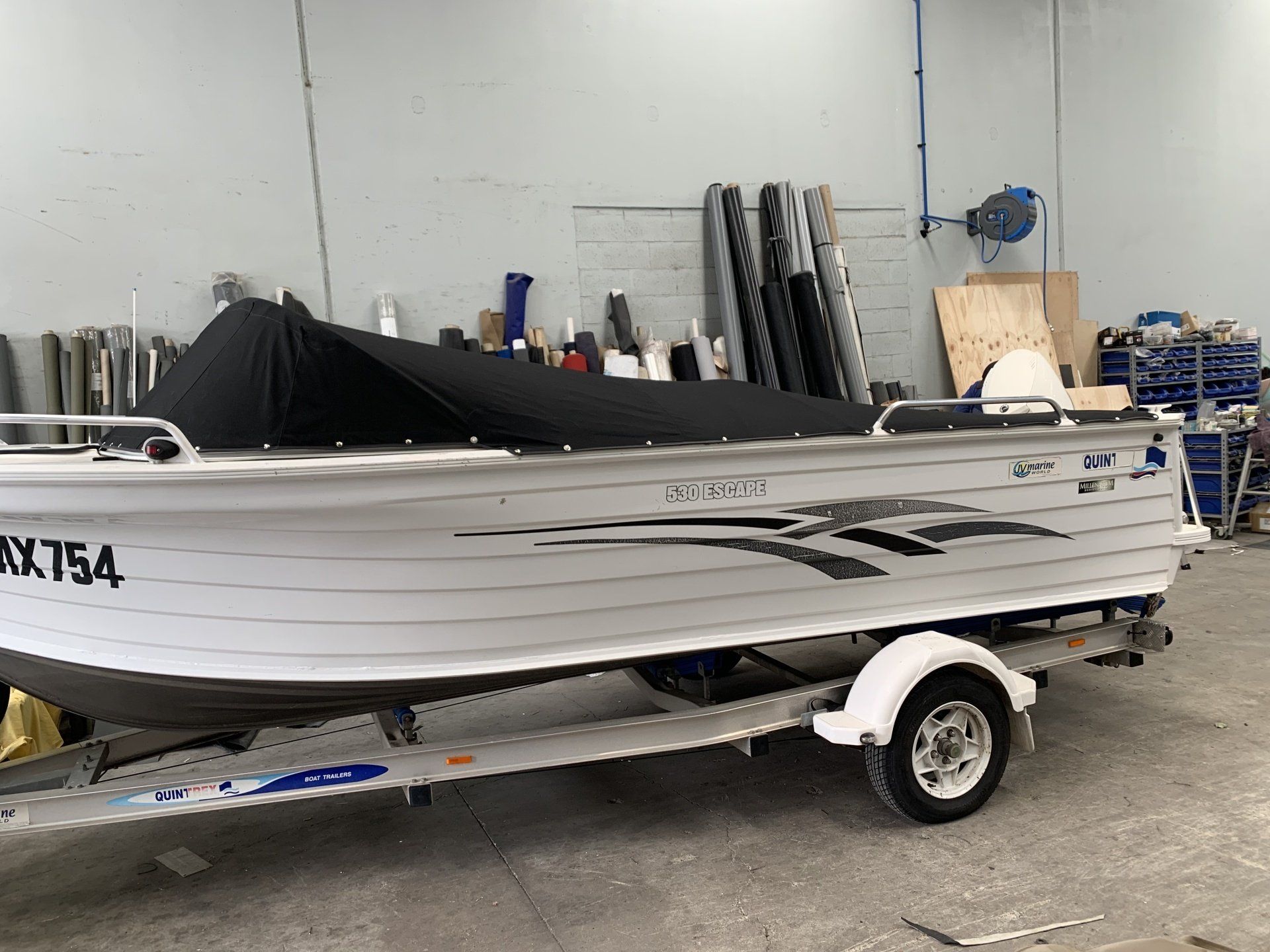 Quintrex 530 Escape travel cover