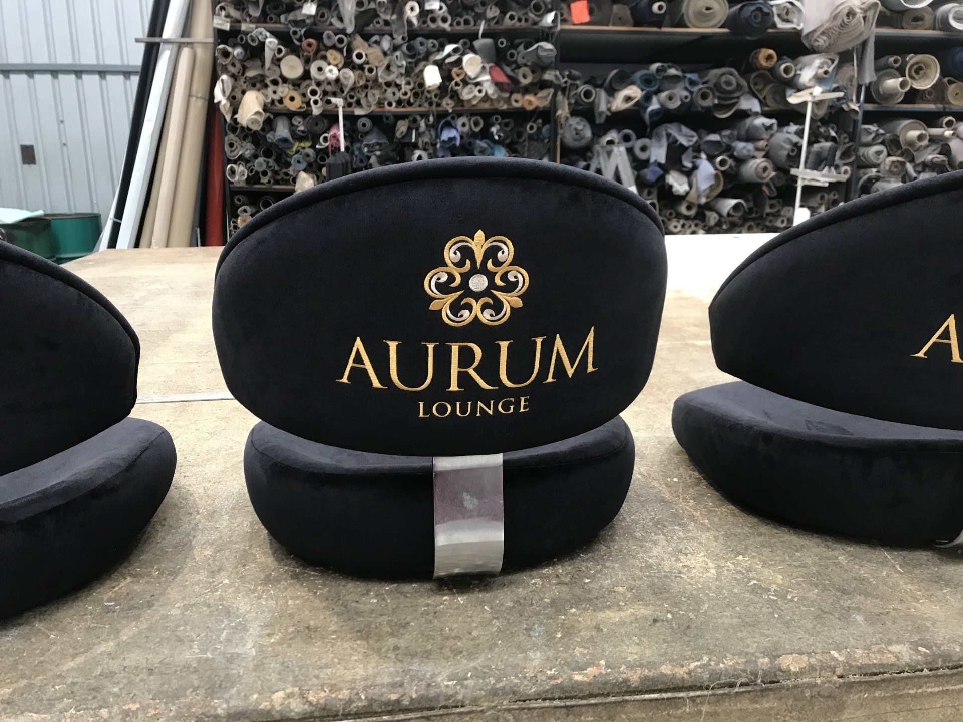 SS&A Aurum lounge gaming stools