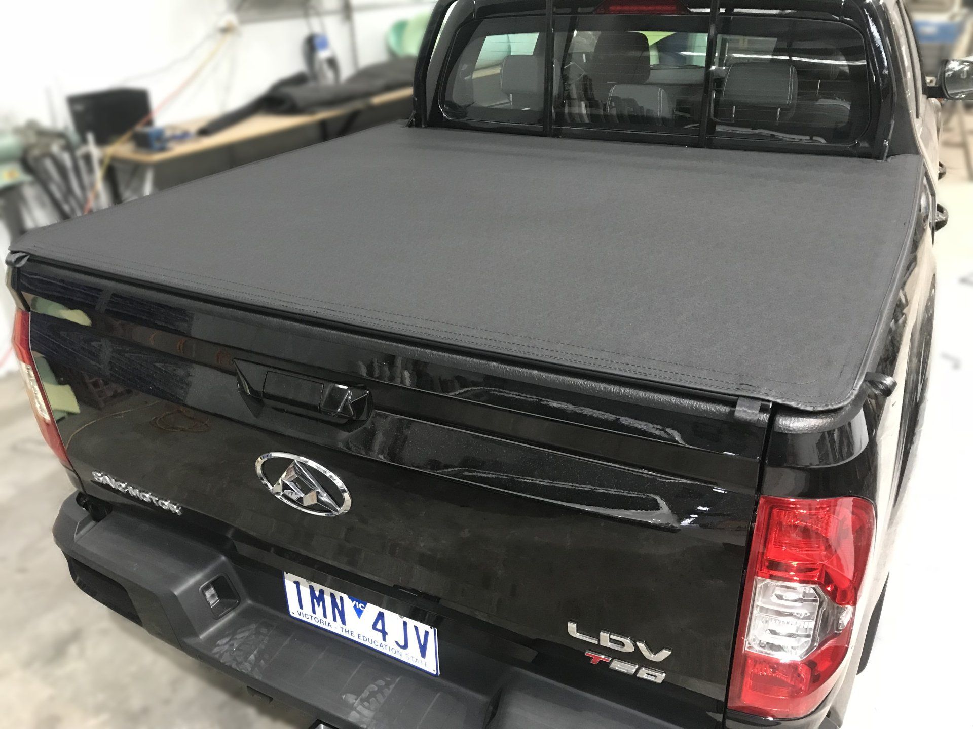 Saic LDV T60 Slikfit clipless tonneau