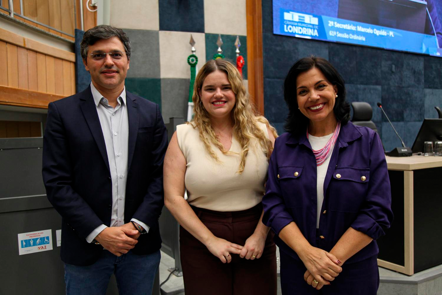 vereadora paula vicente, flávia cabral e antônio amaral