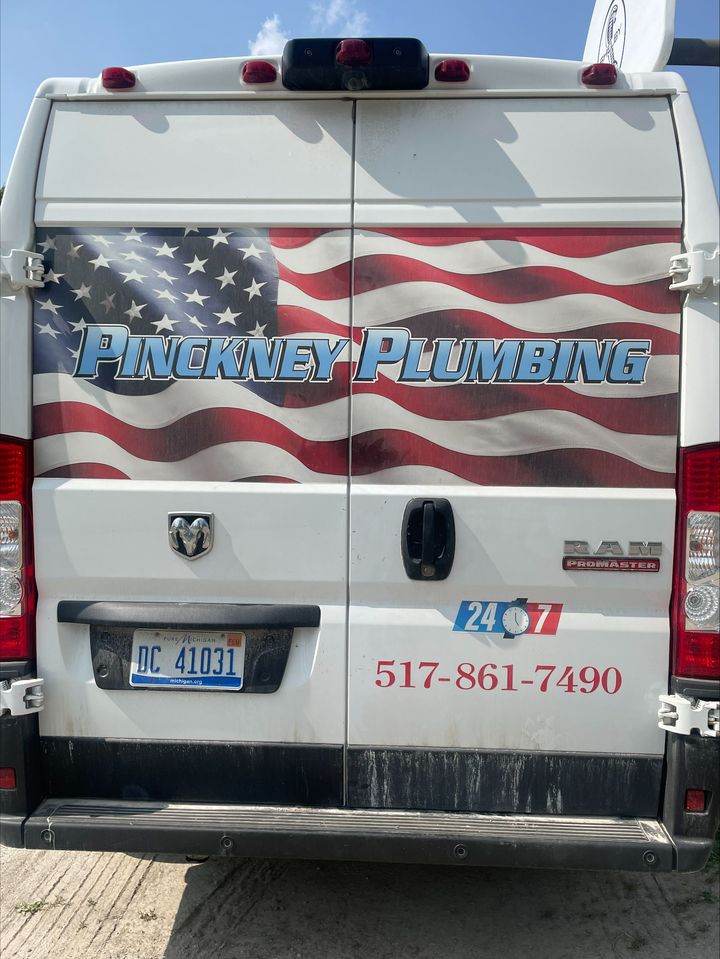 Plumber Handshake to Happy Clients | Pinckney, MI | Pinckney Plumbing