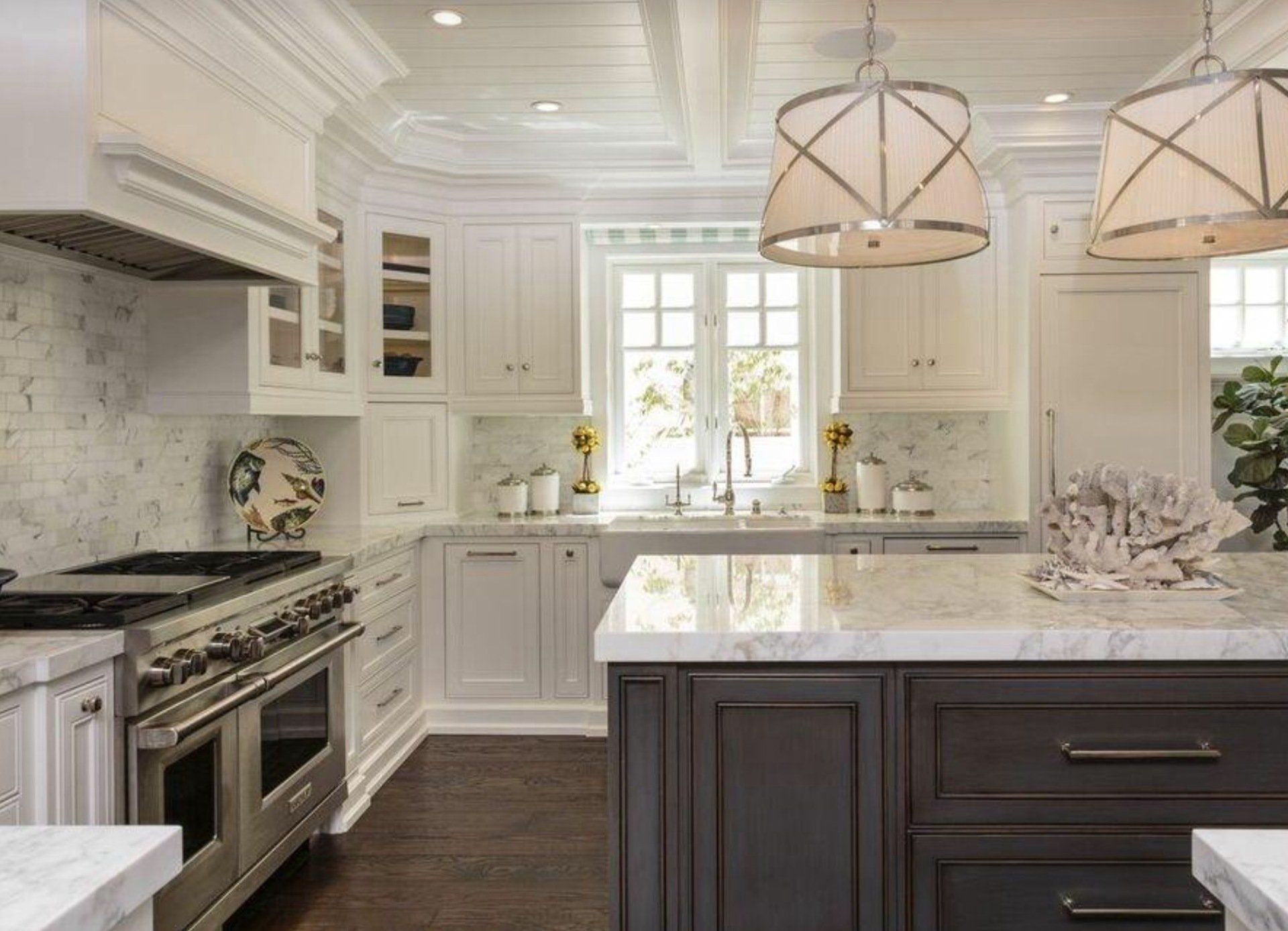 Image of kitchen designed by Luxcorp