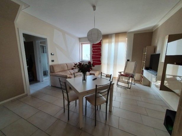 alloggio su due livelli Asti