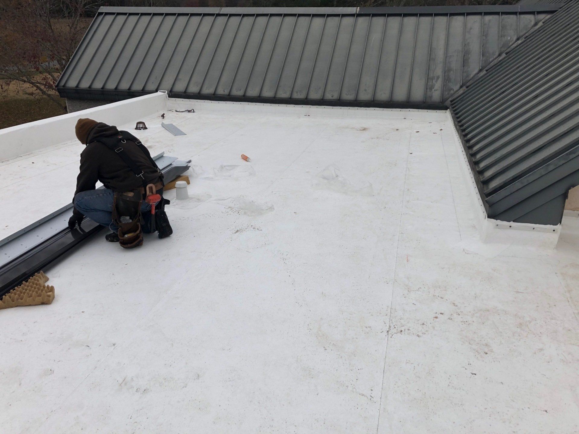 Company Commercial Roof — New Window in Concord, NC