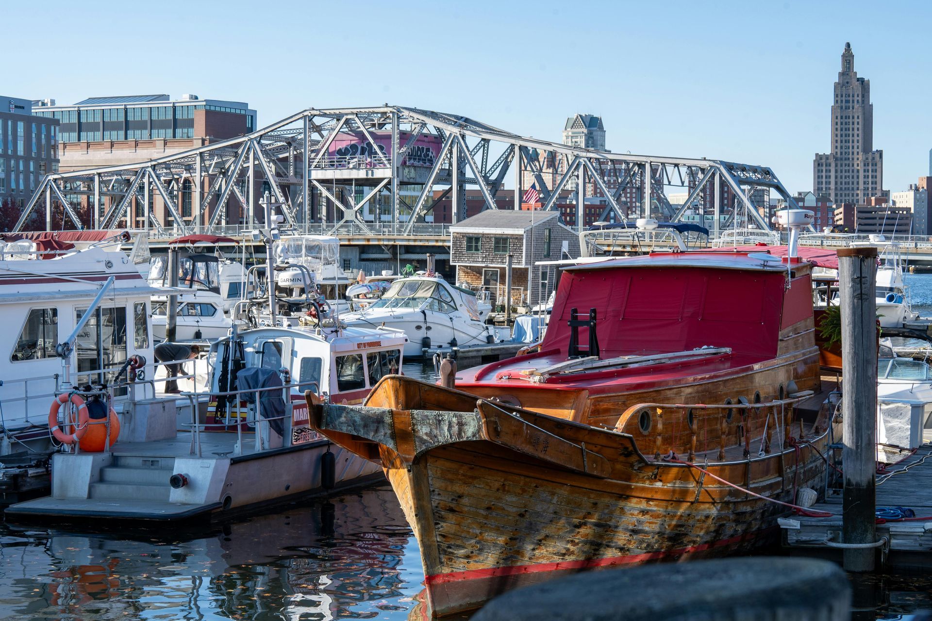 Sunny day at a marina in Newport