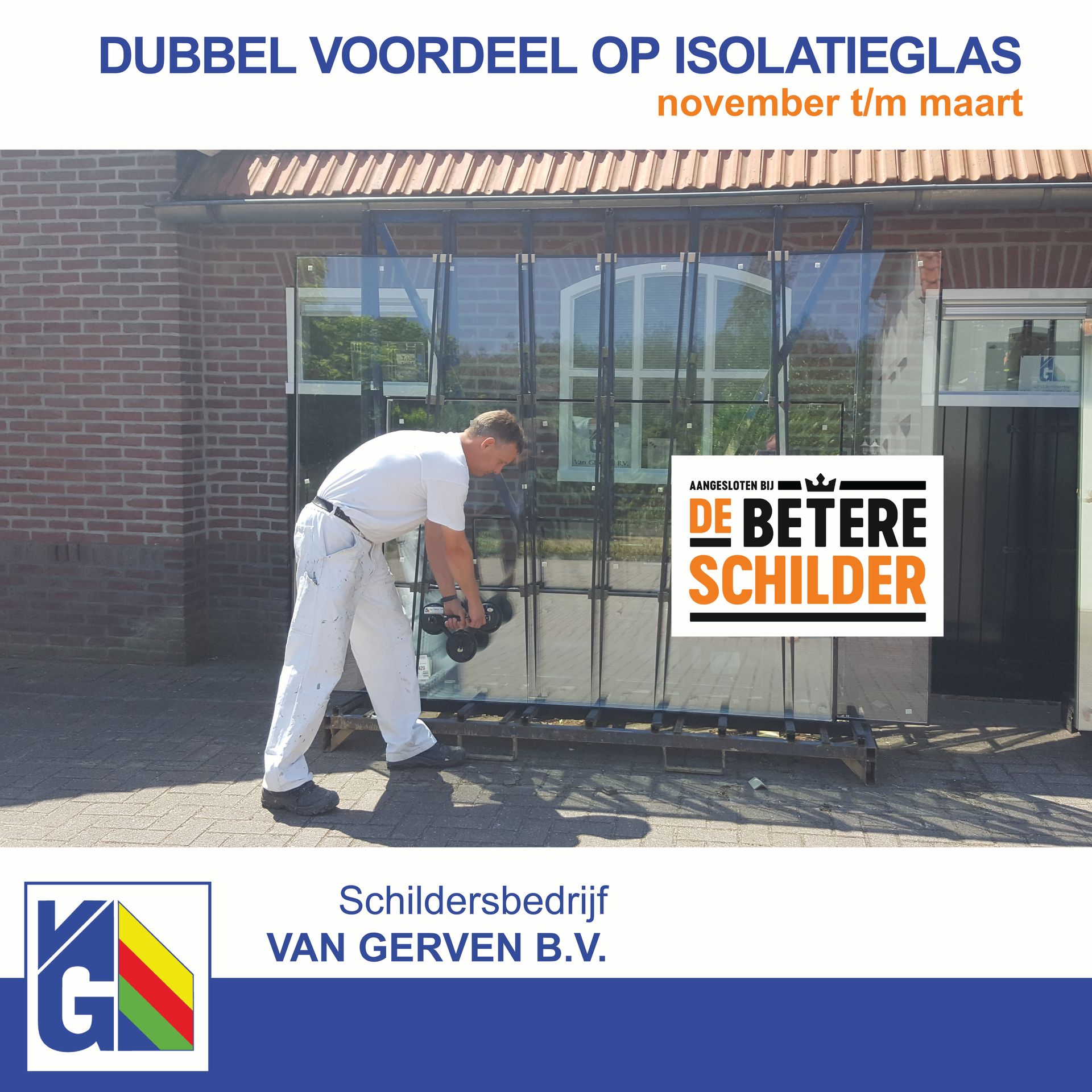 Man schildert kozijnen, met 5% winterkorting van november tot en met maart.
