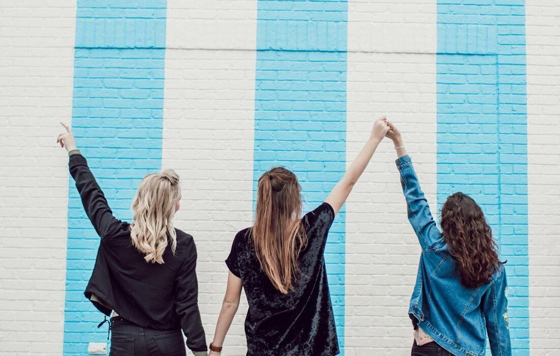 Three Girls Back — Financial Advisor in Kingscliff, NSW Three Girls Back — Financial Advisor in Kingscliff, NSW