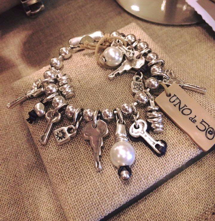 bancone espositivo di gioielli