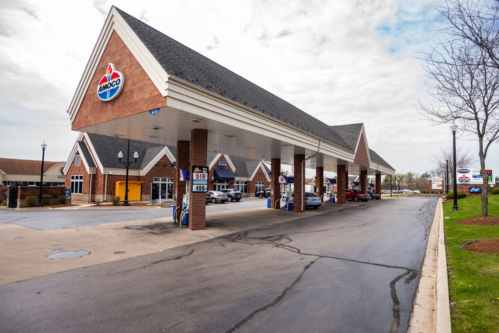 A liquor store filled with lots of bottles of alcohol.