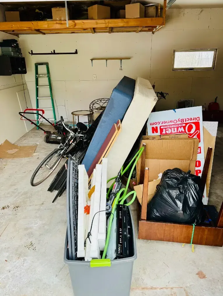 Garage Clean Out Services in Lindstrom, MN Garage Clean Out Services in Lindstrom, MN