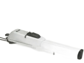 Aspirapolvere elettrico per auto bianco e nero su bianco.