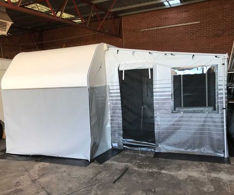 Roll out awning walls on caravan