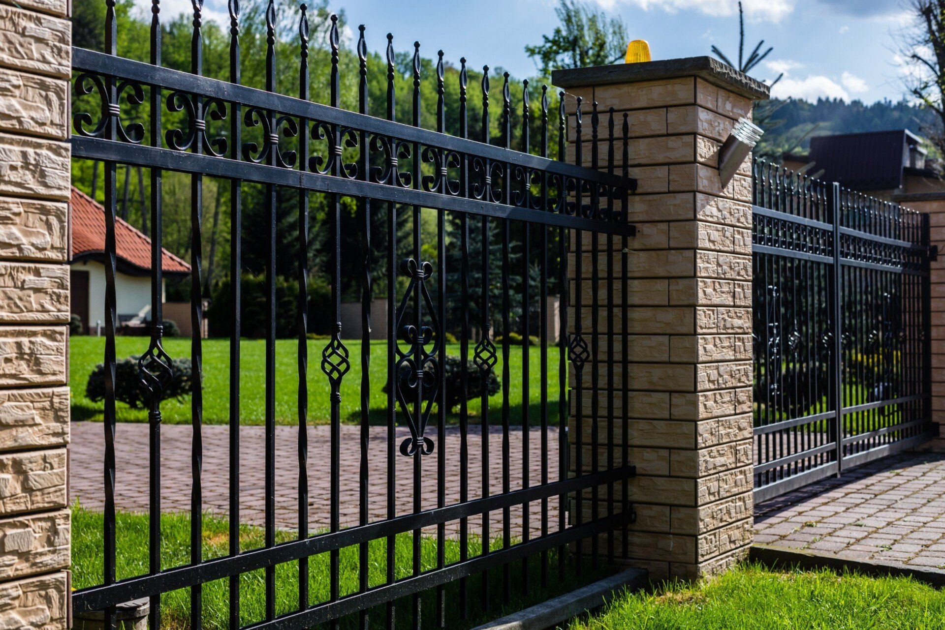 Giant Fencing Wollongong Free Instant Quote