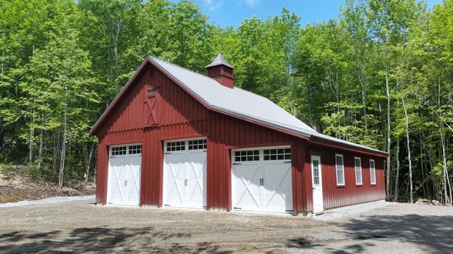 CUSTOM MODULAR GARAGES