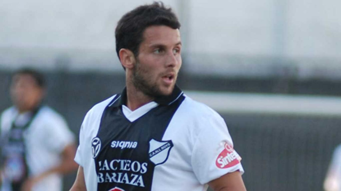 Oscar Ahumada con camiseta azul