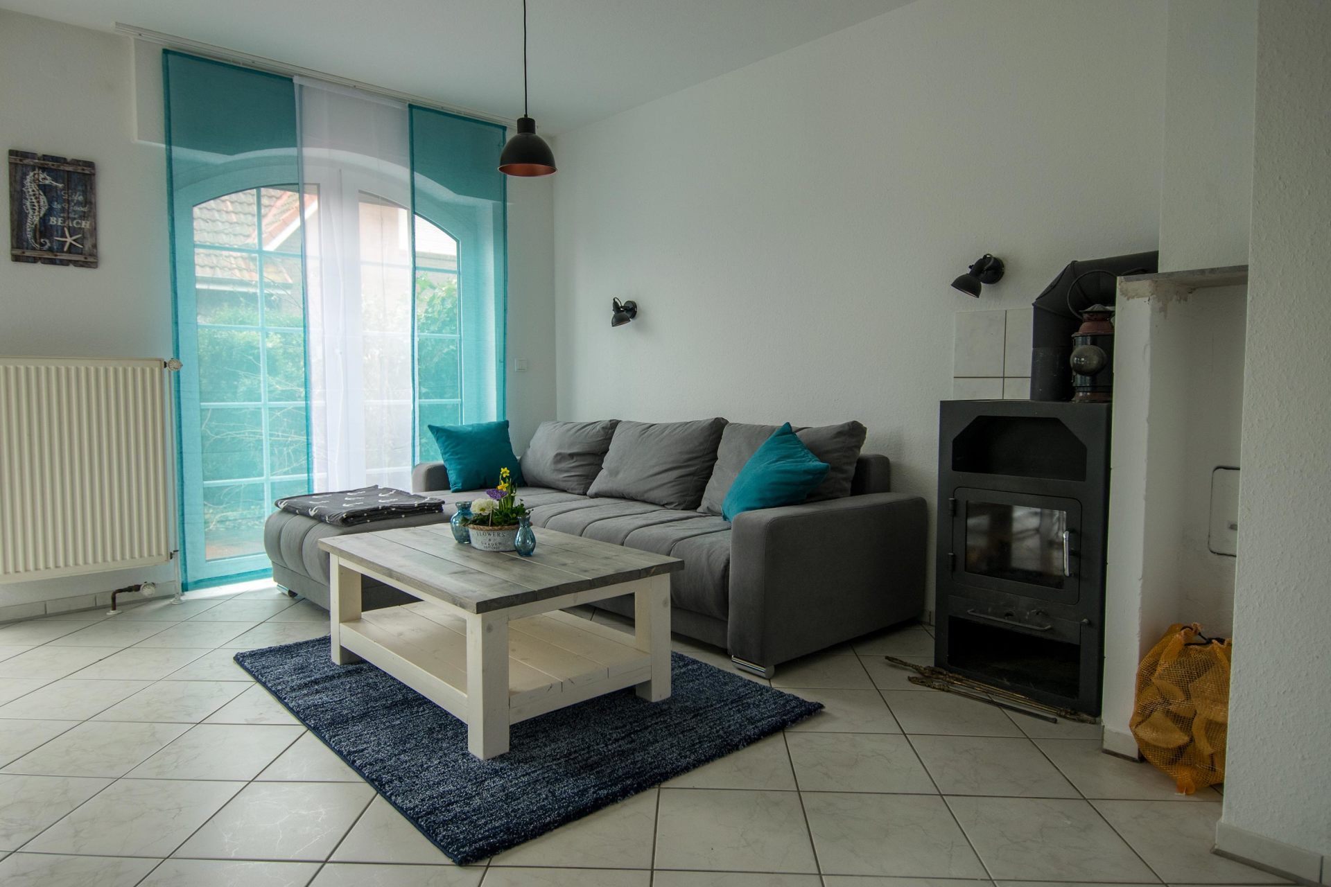 Couch und Kaminofen