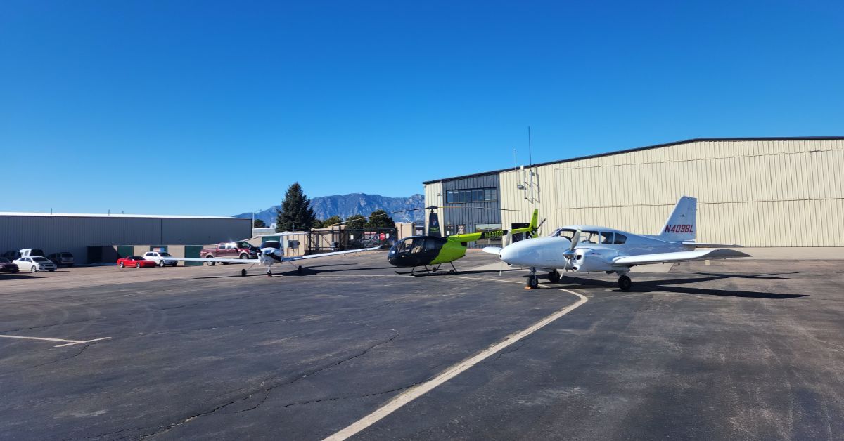 Choosing the Right Flight Training School
