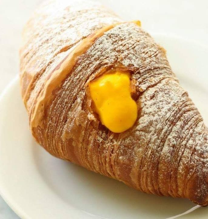 Croissant alla crema