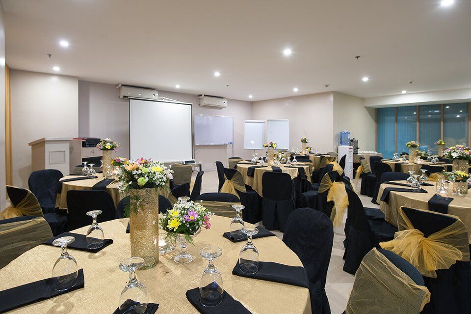 Corporate meeting rooms in Makati training