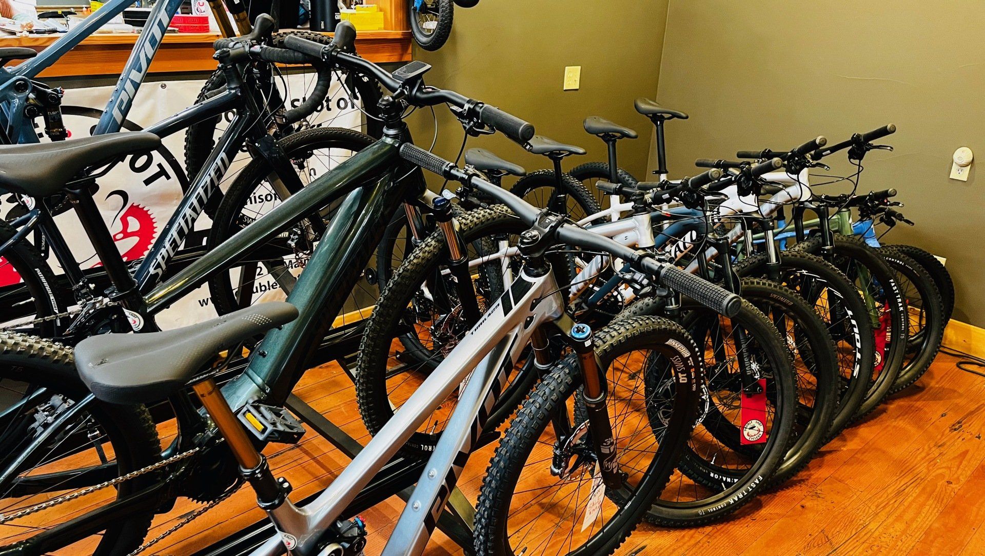 pivot mountain bike close up with rider pedaling