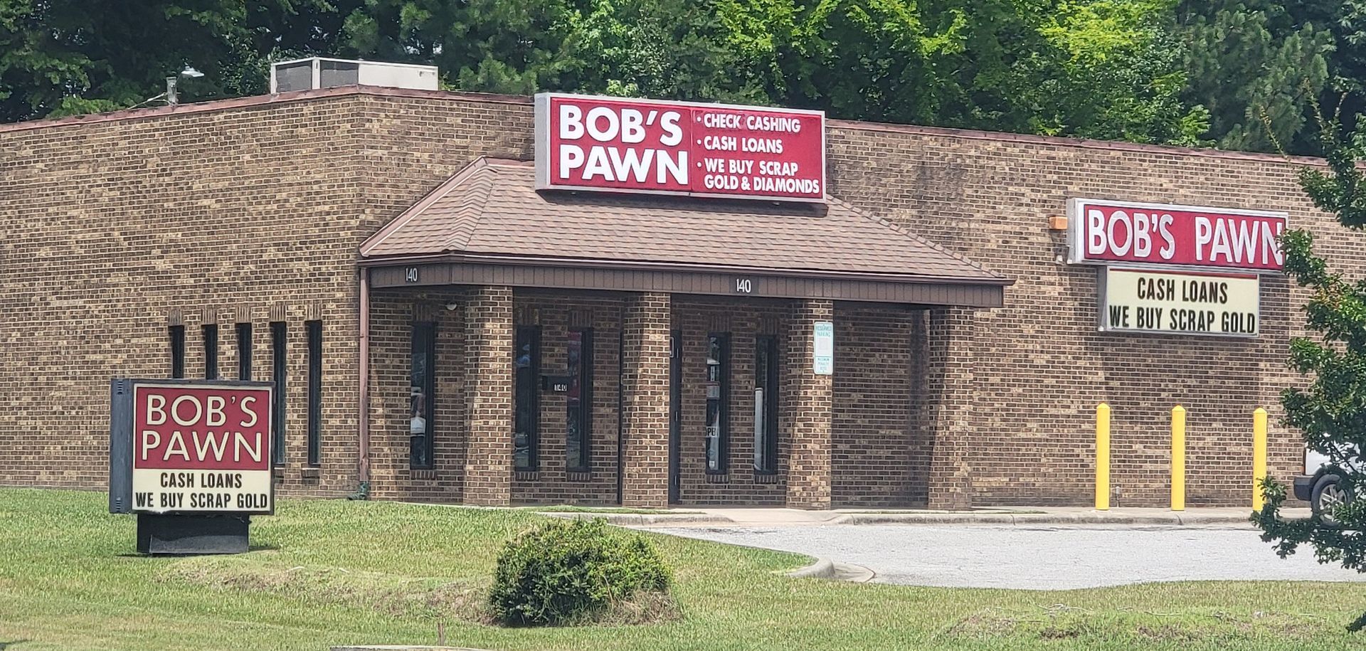Bob 's pawn is located in a small town